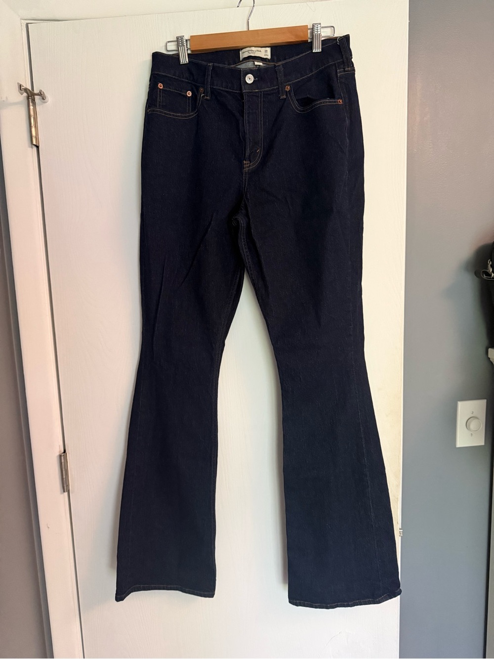 Abercrombie & Fitch Curve Love Mid Rise Bootcut Size 29L